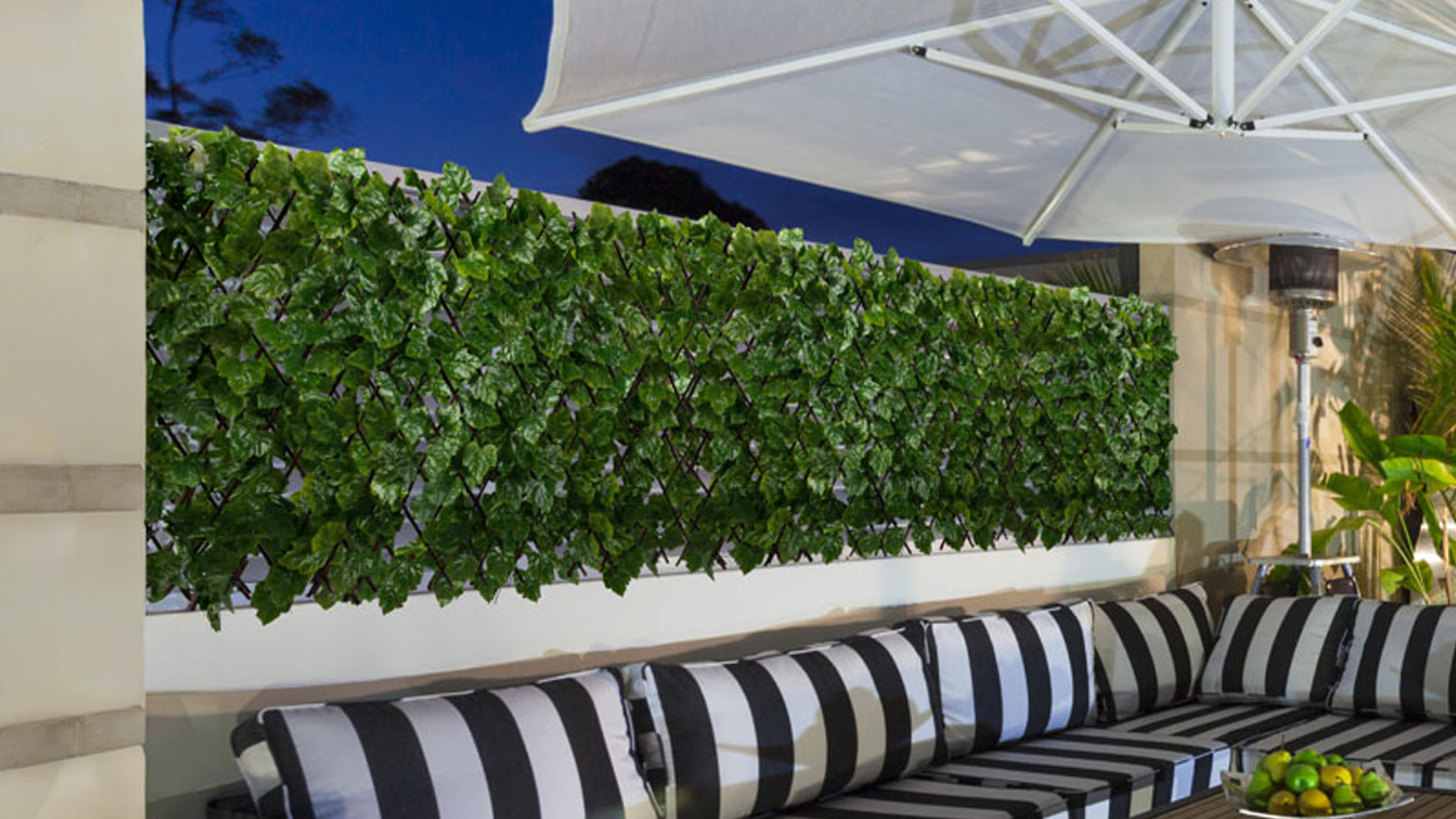 Plantes artificielles sur treillis