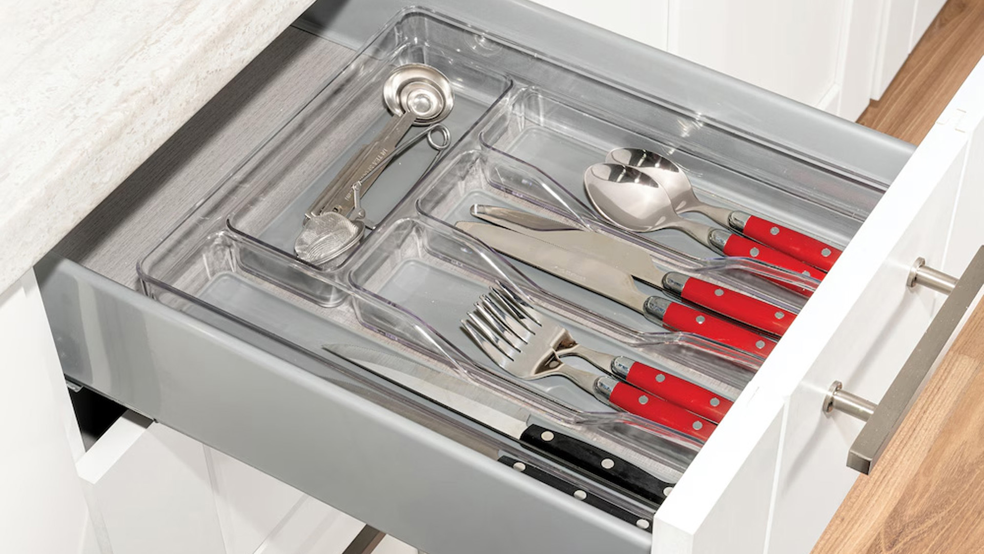 Casiers à ustensiles et revêtements antidérapants