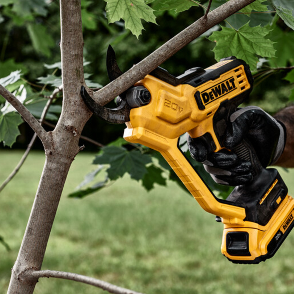 COUPE BRANCHE DEWALT